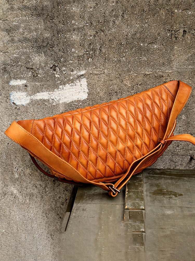 Dumpling Chest Bag, the First Layer of Vegetable Tanned Cowhide, Retro Leather Men's Shoulder Messenger Bag, New Riding Men Bags