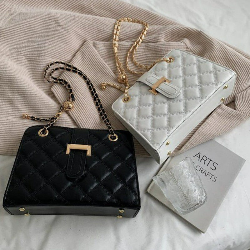 TRAVEASY2023New Bag Women's Korean Version Lingge Chain Tote Bag Fashion Small Golden Ball Single Shoulder Messenger Women's Bag