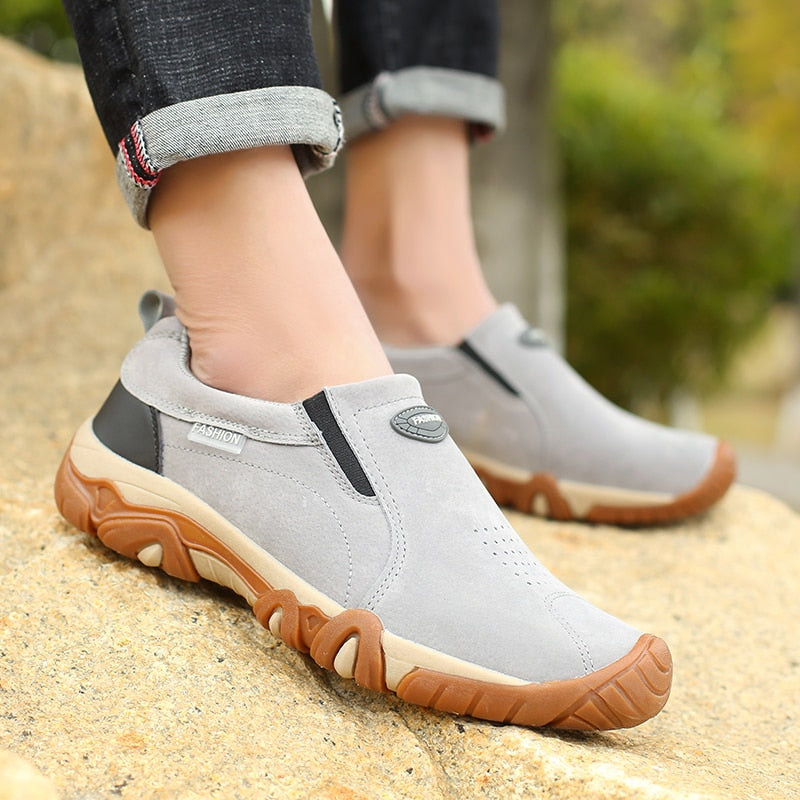 2021 High Quality Brand Men Shoes Leather Loafers Shoes Breathable Spring Autumn Casual Shoes Outdoor Non Slip Men Sneakers