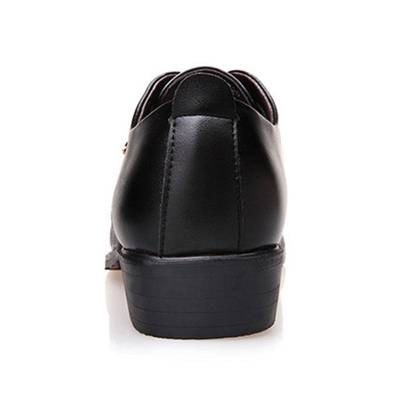 New Men Dress Shoes Men Wedding Shoes Oxfords Fashion Business Dress Men Shoes 2020 New Classic patent Leather Men's Suits Shoes