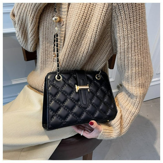 TRAVEASY2023New Bag Women's Korean Version Lingge Chain Tote Bag Fashion Small Golden Ball Single Shoulder Messenger Women's Bag