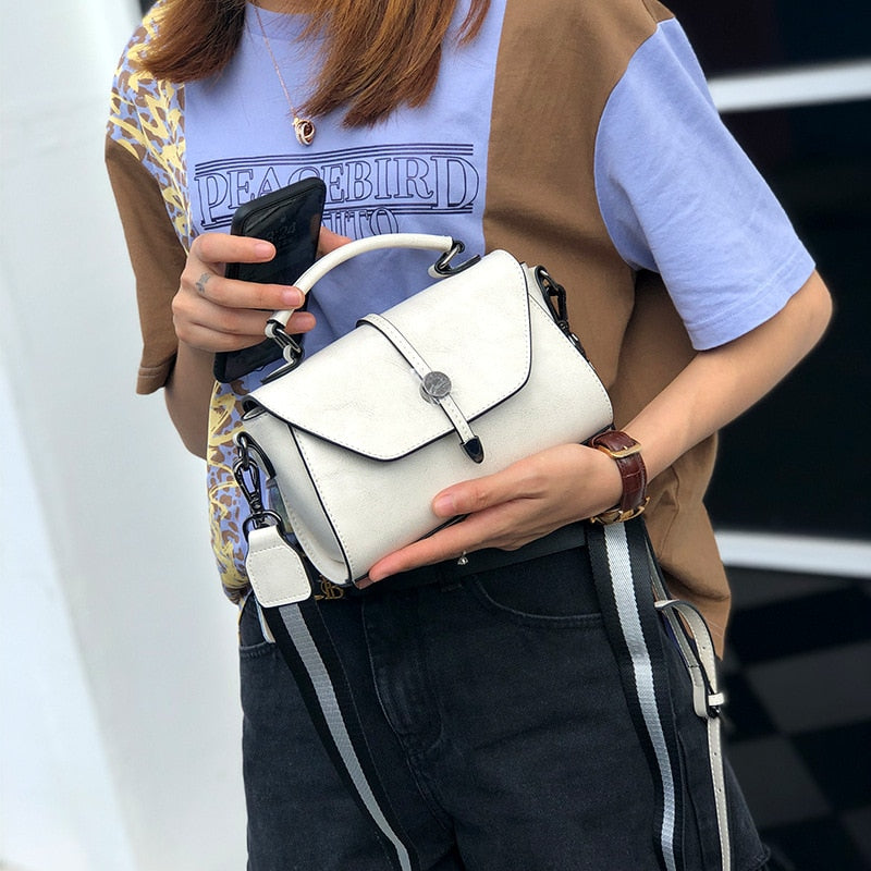 Small Leather Bag Women's 2022 Fashion Handbag Shoulder Bag Ladies Cowhide Purse Messenger Crossbody Bag Simple and Versatile