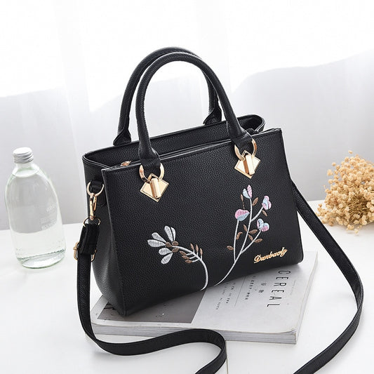 TRAVEASY 2022 New Women's Bag Female Leisure Style Atmosphere Fashion Female Bag Cross Body Bag Single Shoulder Bag Handbag