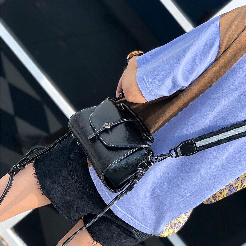 Small Leather Bag Women's 2022 Fashion Handbag Shoulder Bag Ladies Cowhide Purse Messenger Crossbody Bag Simple and Versatile