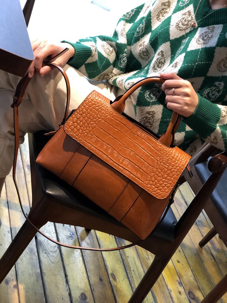 Oil Wax Cowhide Large-capacity Bags Women's 2022 New Fashion Business Casual Handbag Ladies Shoulder Leather Bag Popular Tote