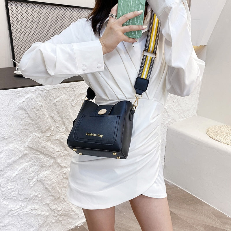 Simple Bucket Women's Bag 2022 Luxury Panelled Crossbody Bags Female Trending Leather Small Handbags Wide Shoulder Bags New Sac