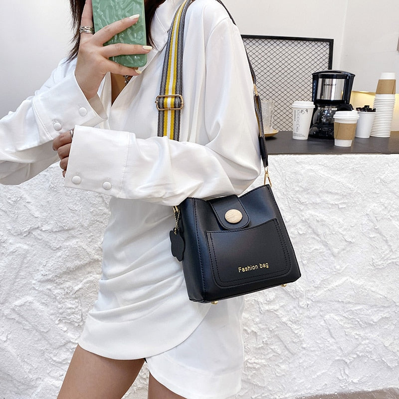 Simple Bucket Women's Bag 2022 Luxury Panelled Crossbody Bags Female Trending Leather Small Handbags Wide Shoulder Bags New Sac