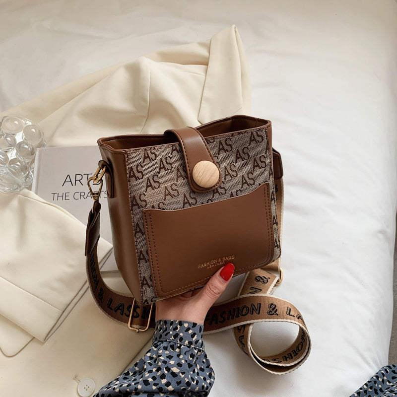 Casual Designer Women's Bag 2022 Trend Simple Bucket Crossbody Bags Wide Shoulder Handbags Elegant Wild Female Shoulder Bags Sac