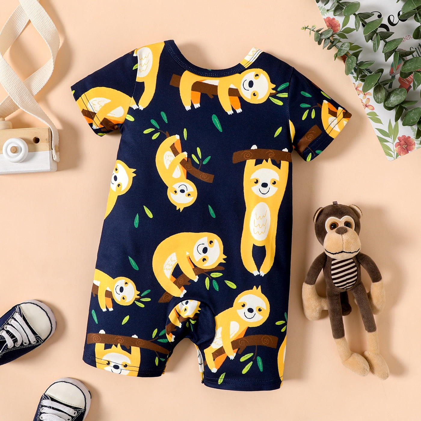 PatPat Baby Boy All Over Cartoon Sloth Print Black Short-sleeve Romper