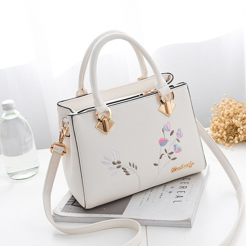 TRAVEASY 2022 New Women's Bag Female Leisure Style Atmosphere Fashion Female Bag Cross Body Bag Single Shoulder Bag Handbag