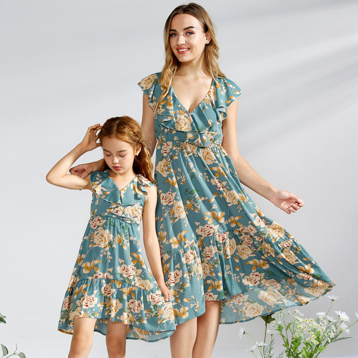 PatPat New Summer Mommy and Me Floral Print Flounce V-neck Sleeveless Dresses