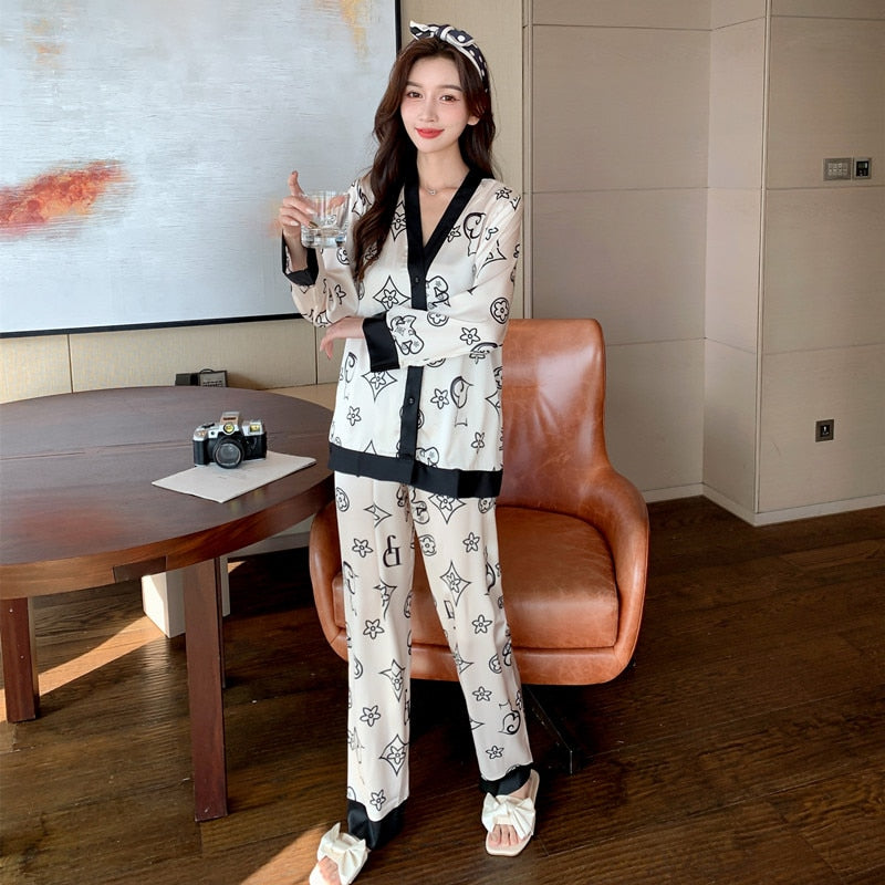 QSROCIO Women's Pajamas Set Fashion V Neck Letter Print Sleepwear Silk Like Leisure Home Clothes Nightwear