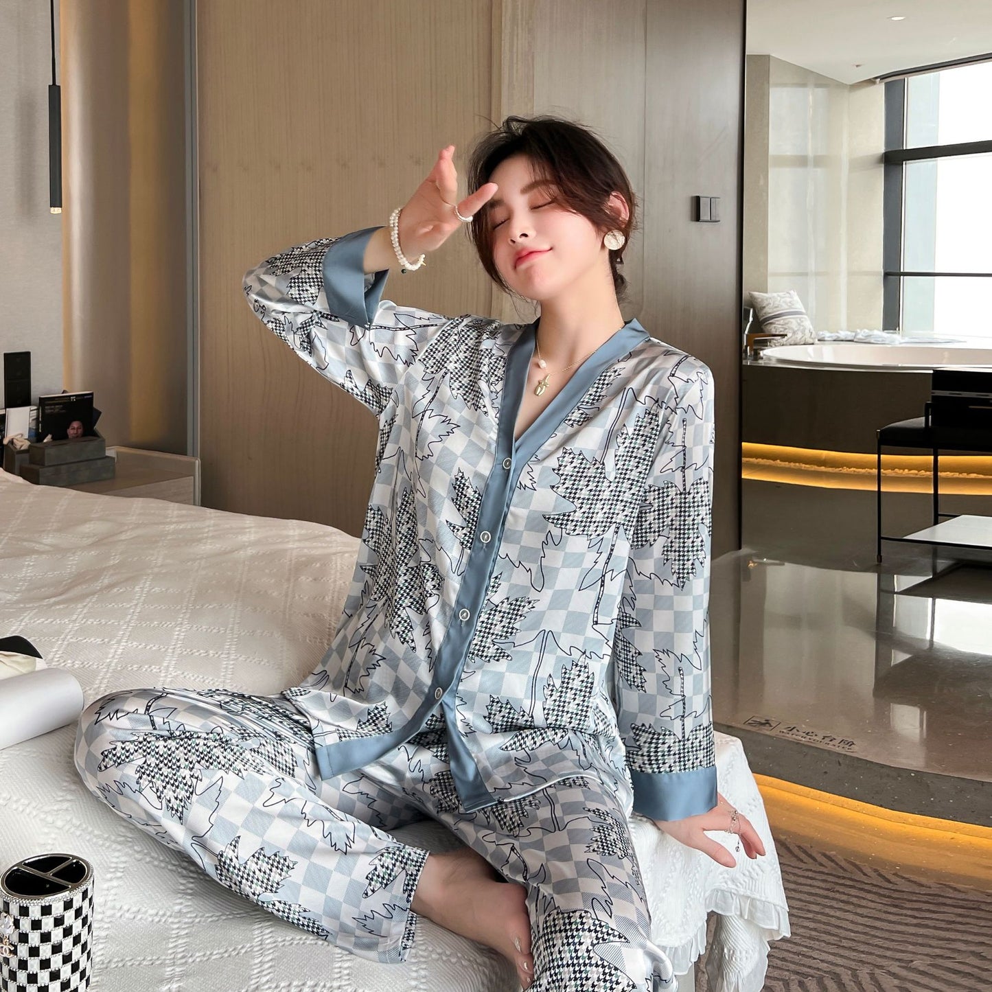 QSROCIO NEW Women's Pajamas Set Luxury Style Painting Print Sleepwear Satin Silky Touch Homewear V Neck Nightie Casual Home Suit