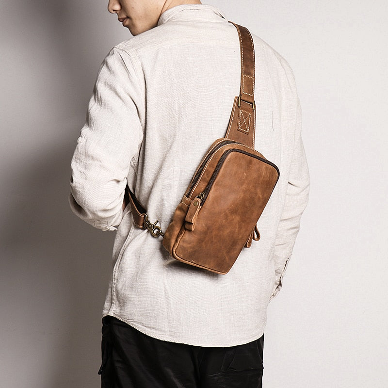Men Crazy Horse Cow Leather Chest Bag Zipper Retro Male Motorcycle Outdoor Chest Bag Casual and Simple Single-Shoulder Bag