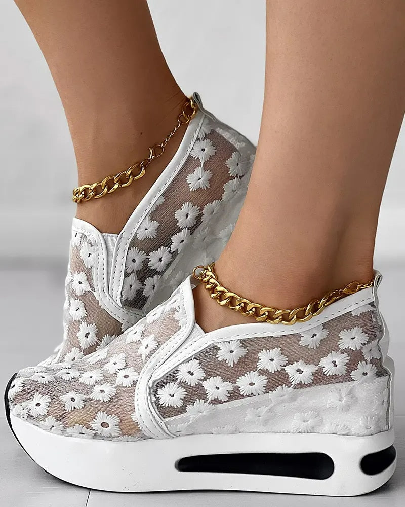 GIGIFOX Platform Wedges women&#39;s Sneakers Floral Embroidery Mesh Sneakers For Women Slip On Casual Comfy Heeled Shoes Woman