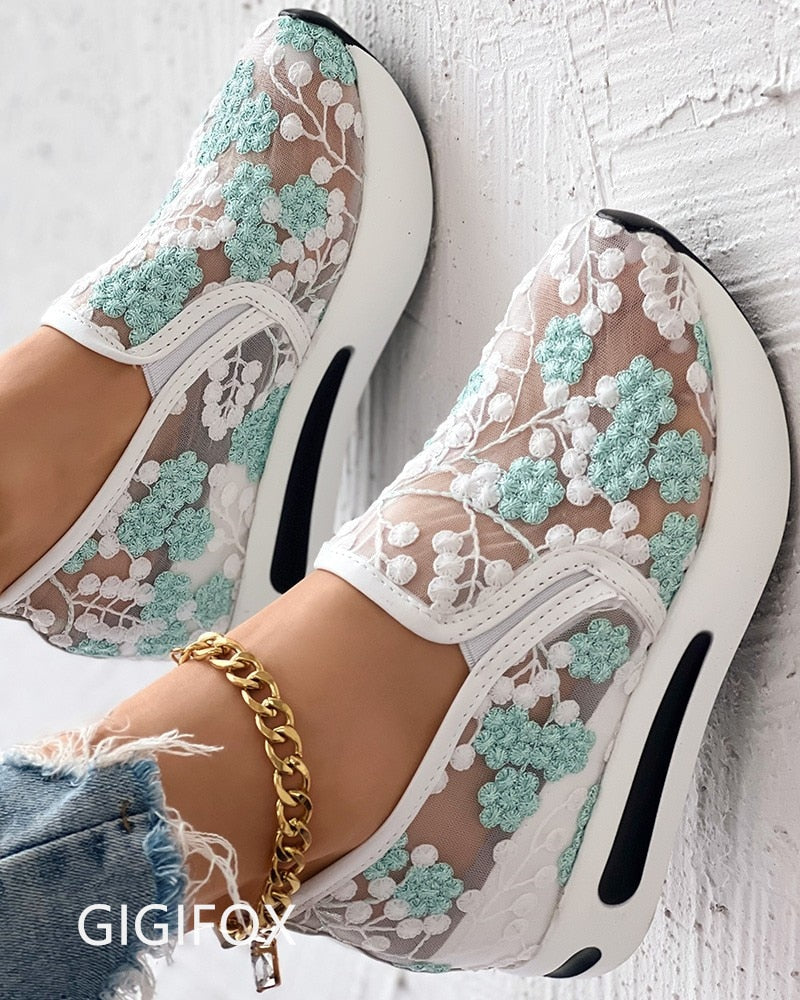 GIGIFOX Platform Wedges women&#39;s Sneakers Floral Embroidery Mesh Sneakers For Women Slip On Casual Comfy Heeled Shoes Woman