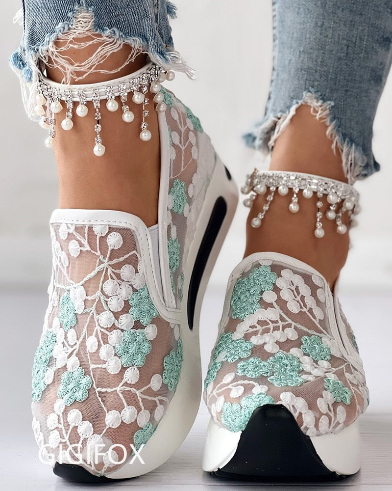 GIGIFOX Platform Wedges women&#39;s Sneakers Floral Embroidery Mesh Sneakers For Women Slip On Casual Comfy Heeled Shoes Woman