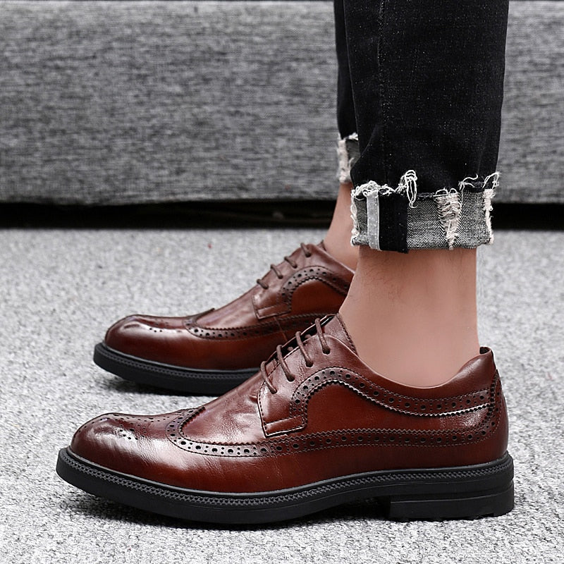 genuine leather Men Brogue Shoes lace up Comfortable Breathable men leather business Dress Shoes wedding party formal shoes man