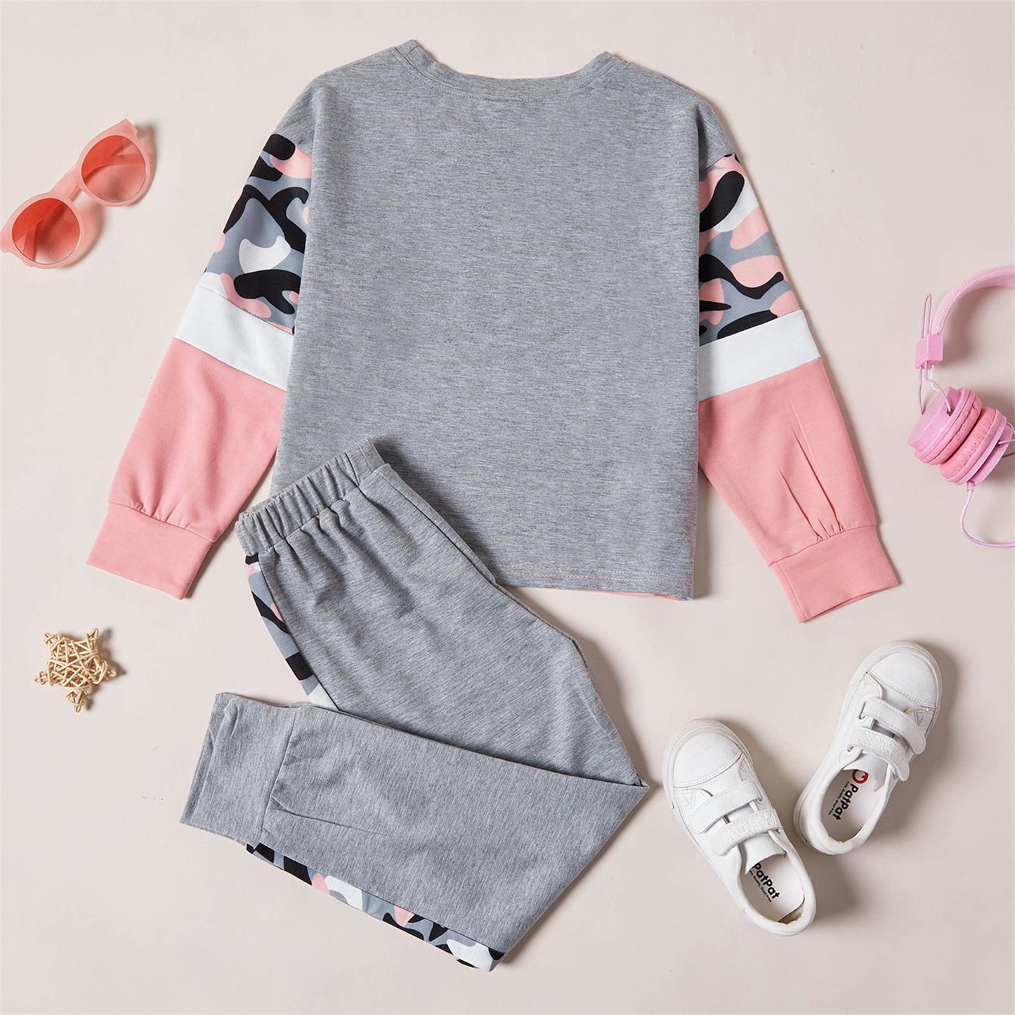 PatPat 2-piece Kid Girl Letter Camouflage Print Colorblock Long-sleeve Tee and Elasticized Pants Set