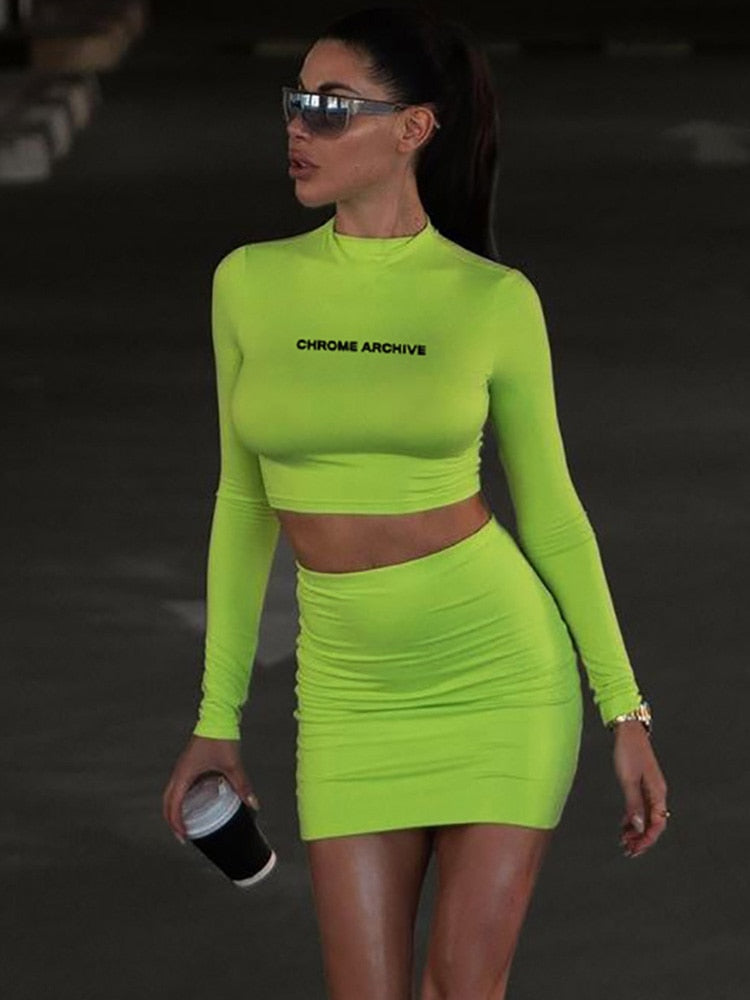 Hugcitar Letter Print Solid Turtleneck Short Sleeves Crop Top Skirts 2 Pcs Set Sexy Slim Summer Fashion Outfit Streetwear Sports