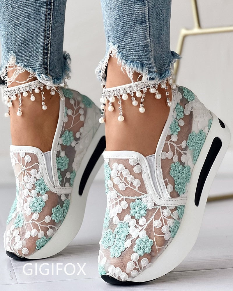 GIGIFOX Platform Wedges women&#39;s Sneakers Floral Embroidery Mesh Sneakers For Women Slip On Casual Comfy Heeled Shoes Woman