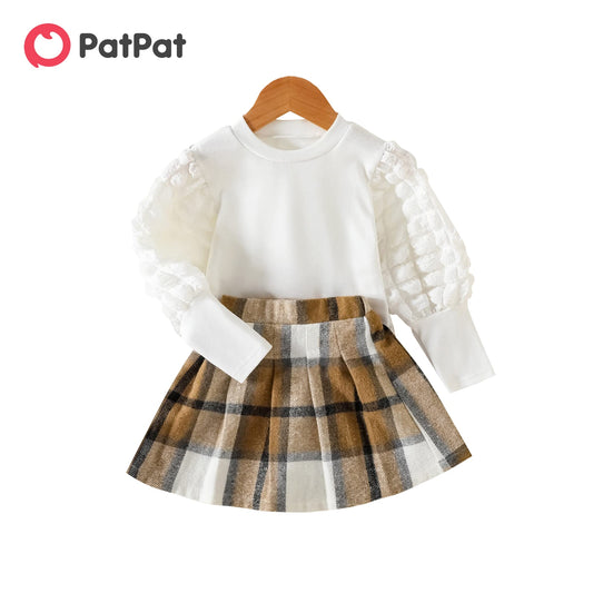 PatPat 2pcs Kid Girl Textured Gigot Sleeve White Tee and Plaid Pleated Skirt Set