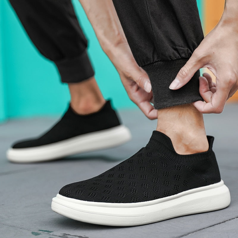 New Mens Casual Shoes Breathable Unisex Couple Sneakers Men Tennis Trainers Lightweight Casual Sports Shoes Male Lace-up Loafers