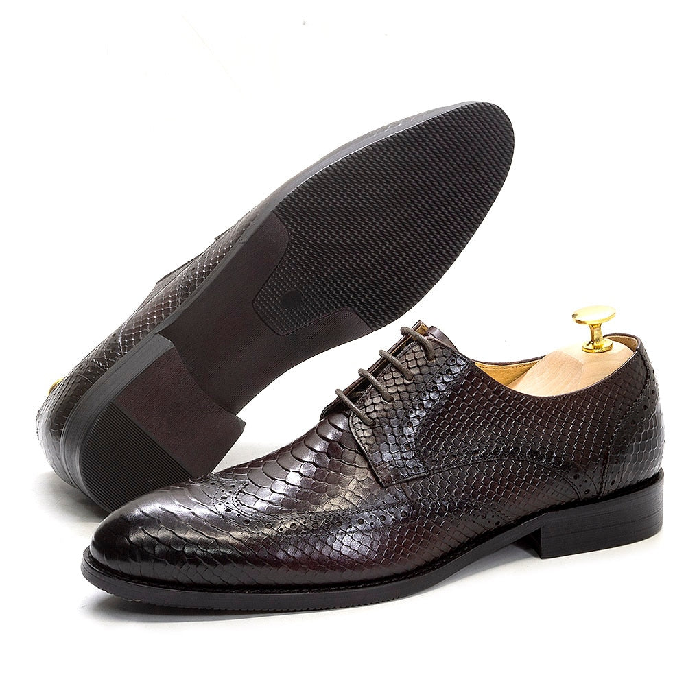 Classic Italy Style Men&#39;s Dress Shoes Full Grain Cow Leather Snake Pattern Lace-Up Wingtip Business Formal Derby Shoe for Men