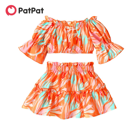 PatPat 2Pcs Toddler Girl Allover Print Off-Shoulder Flared Sleeves Top &amp; Skirt Set